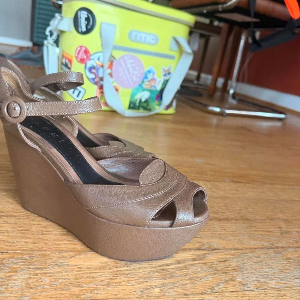 Marni Brown Pebbled Leather Platform Wedge Sandals Ankle Strap Made in Italy 38